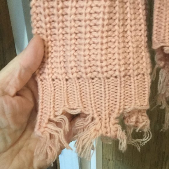 Love Tree destressed cropped knit sweater size medium - Picture 3 of 4